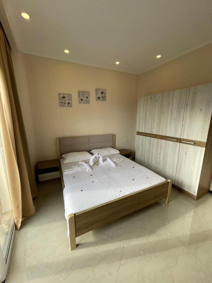 Seaside Apartmens * Sarandë