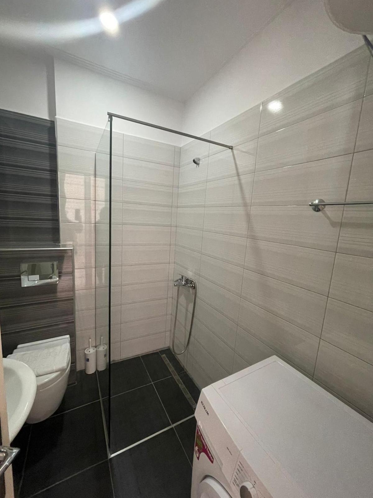 Seaside Apartmens * Sarandë